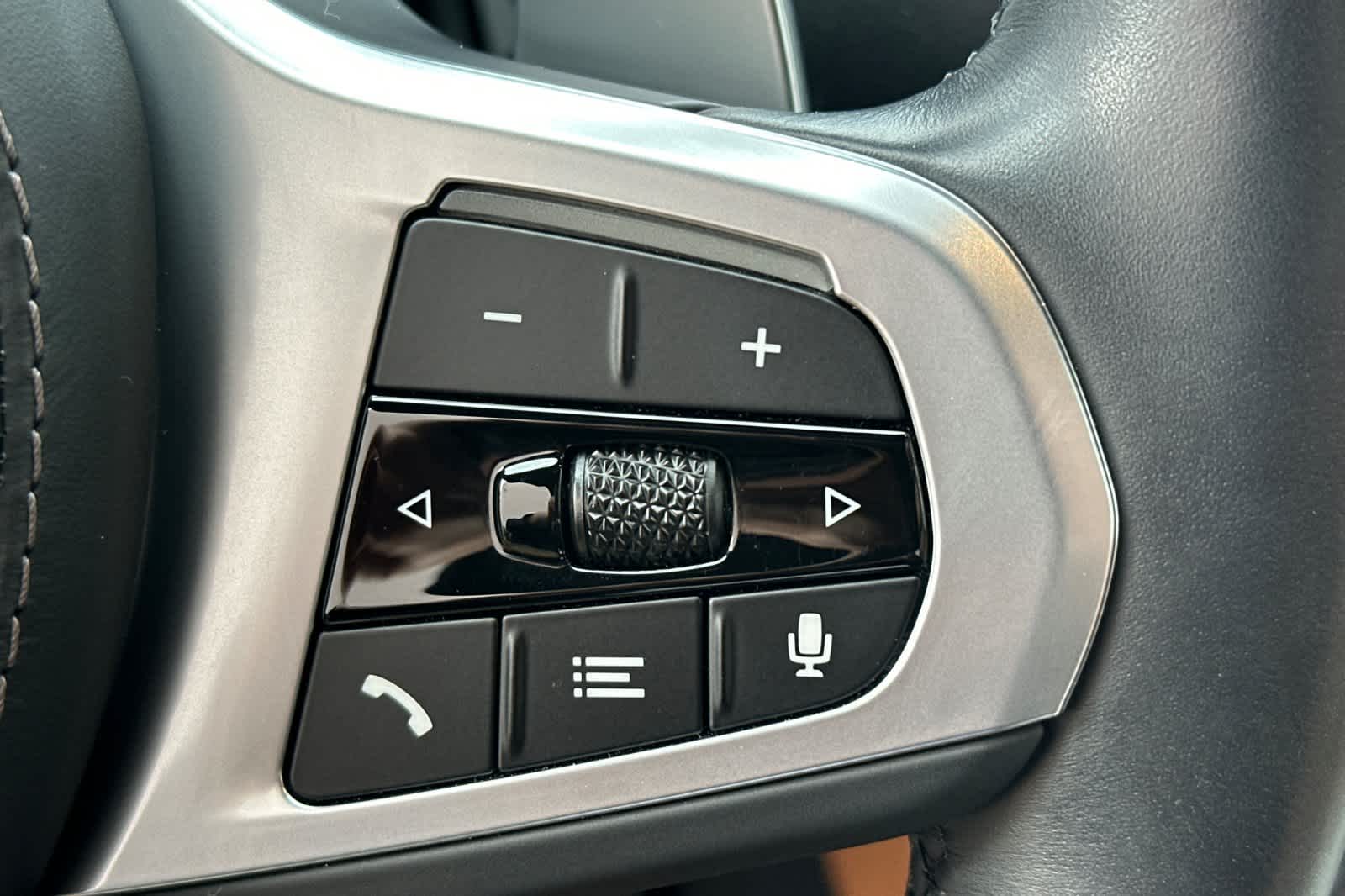 Thumbnail: 2024 BMW 8 Series - 27