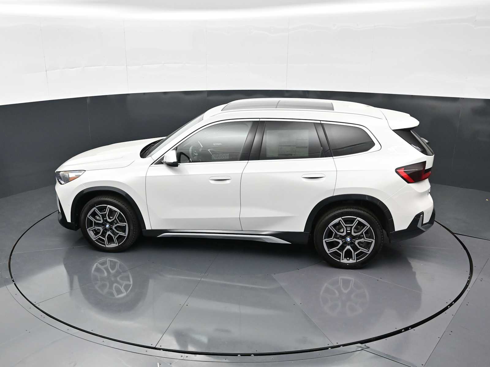 Thumbnail: 2026 BMW X1 - 24