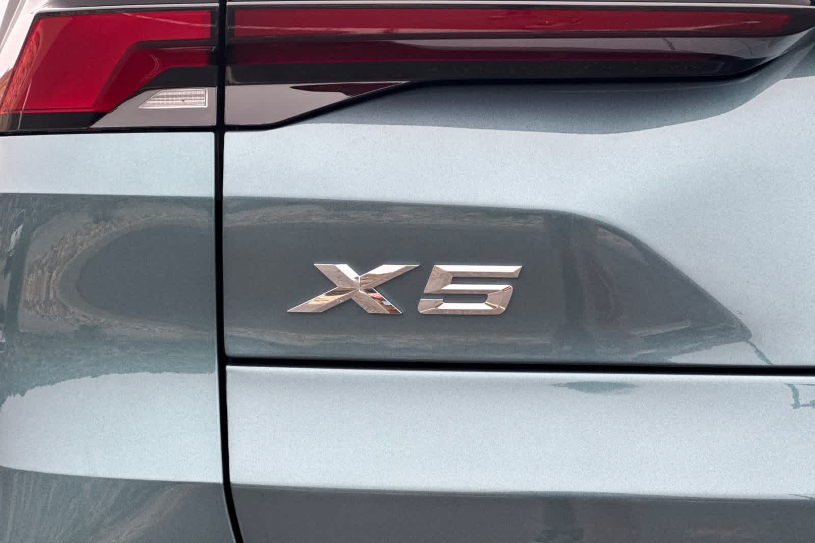 Thumbnail: 2026 BMW X5 - 11