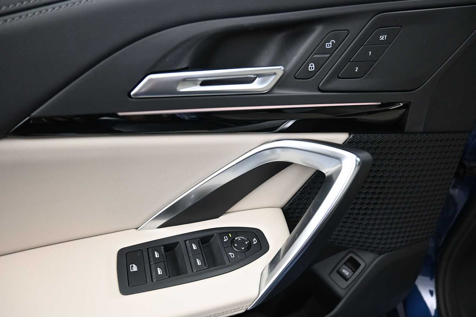 Thumbnail: 2025 BMW X1 - 8