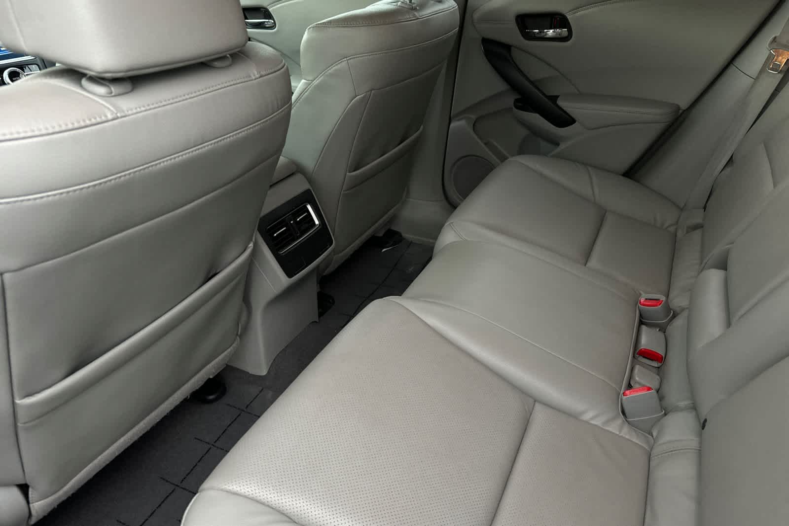 2017 Acura RDX Technology Plus photo 4