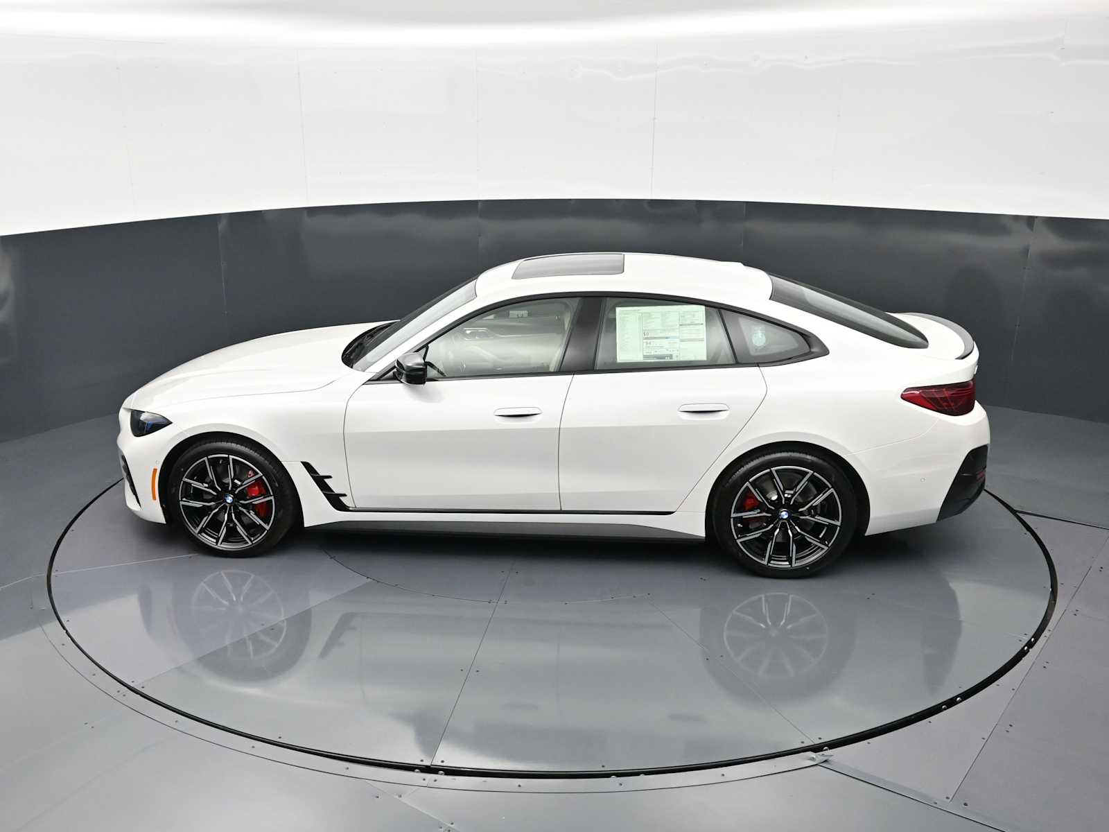 Thumbnail: 2026 BMW i4 - 24