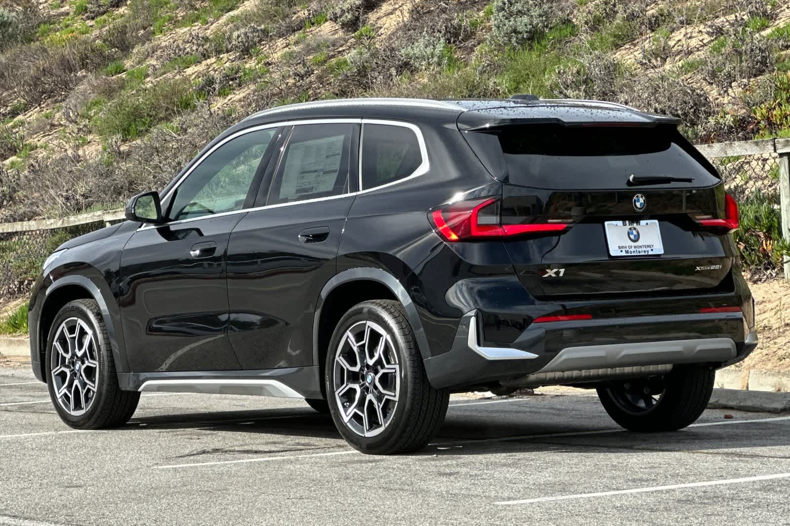 Thumbnail: 2026 BMW X1 - 6