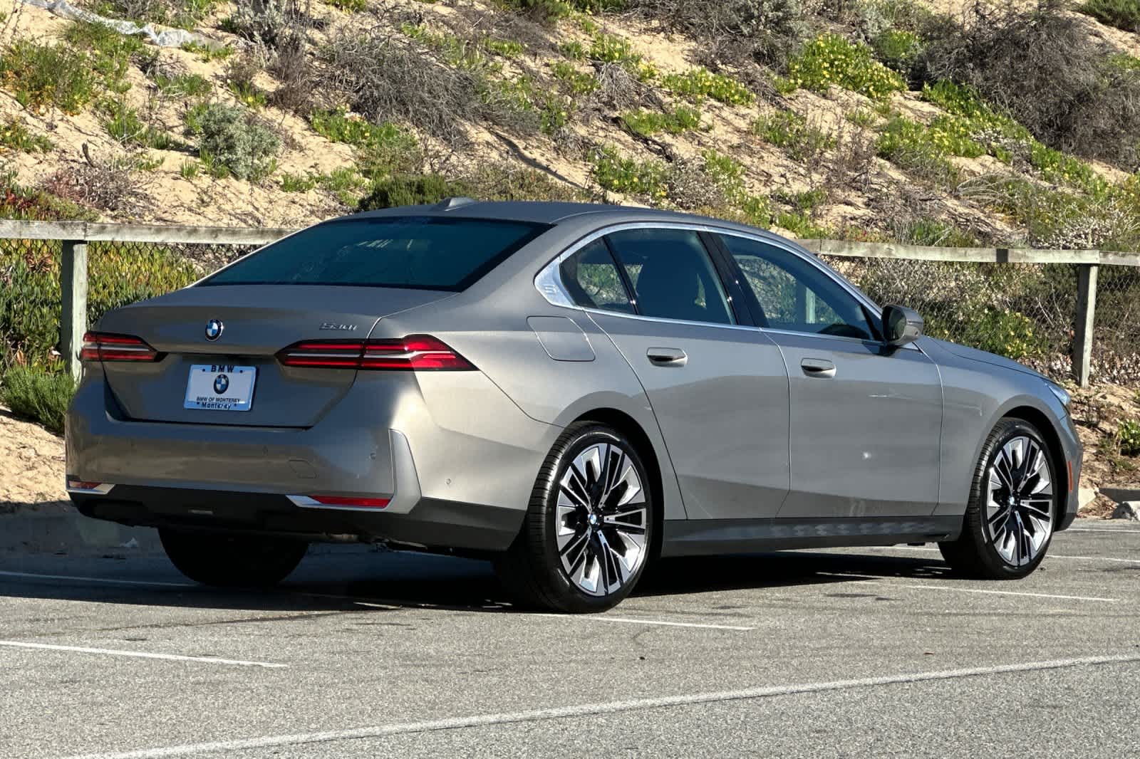 Thumbnail: 2026 BMW 5 Series - 2