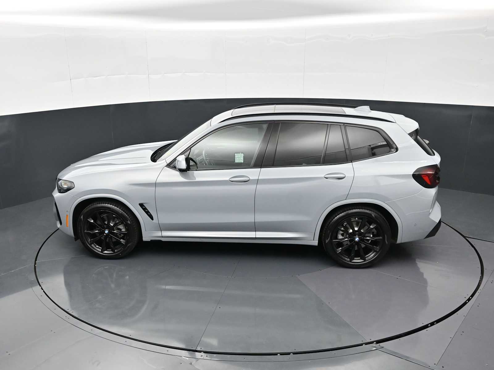 Thumbnail: 2023 BMW X3 - 23