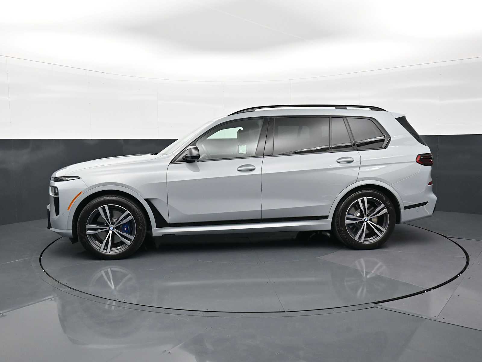 Thumbnail: 2026 BMW X7 - 8