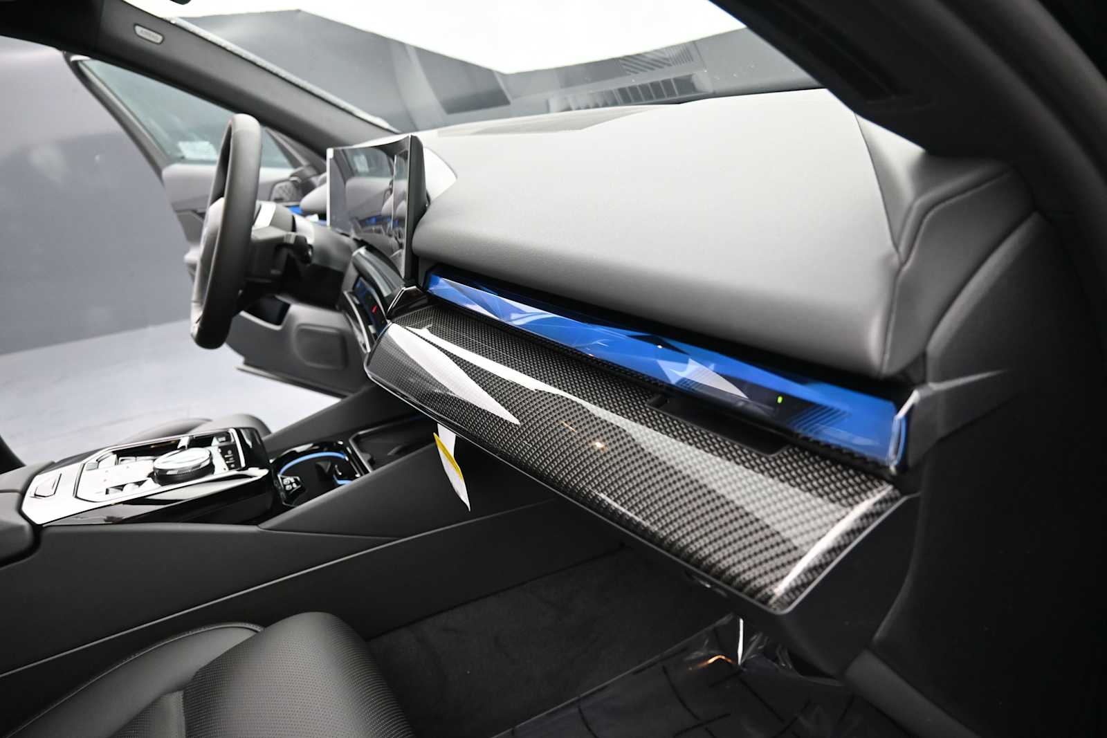 Thumbnail: 2026 BMW i5 - 16