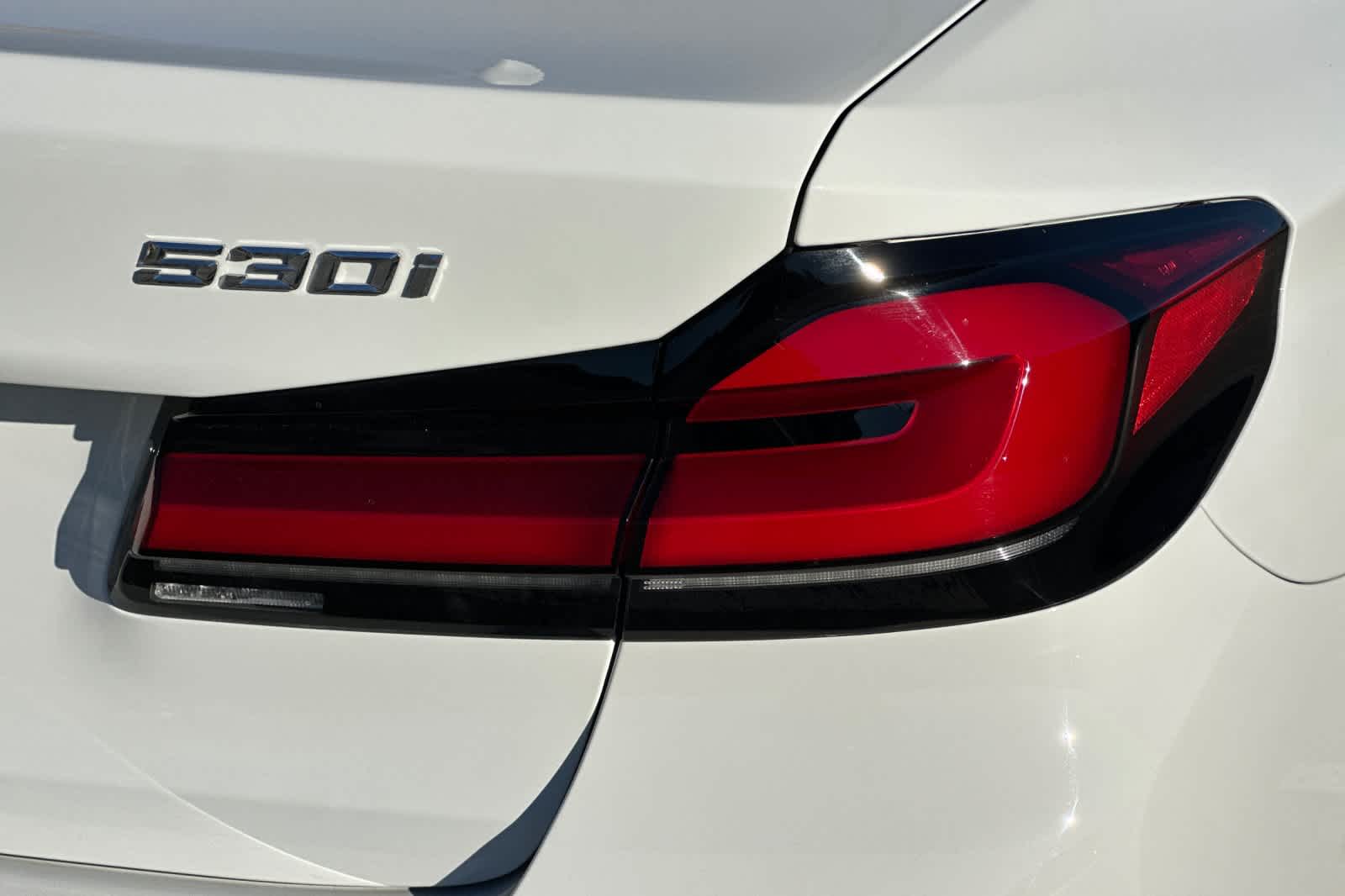 Thumbnail: 2023 BMW 5 Series - 33