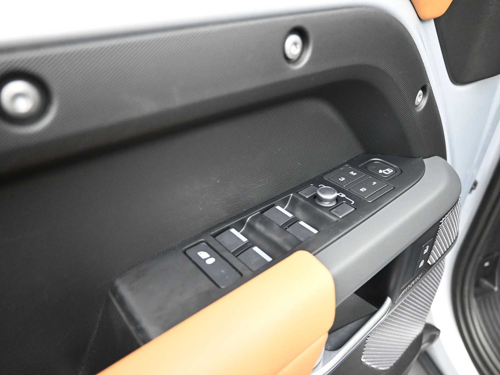 Thumbnail: 2022 Land Rover Defender - 8