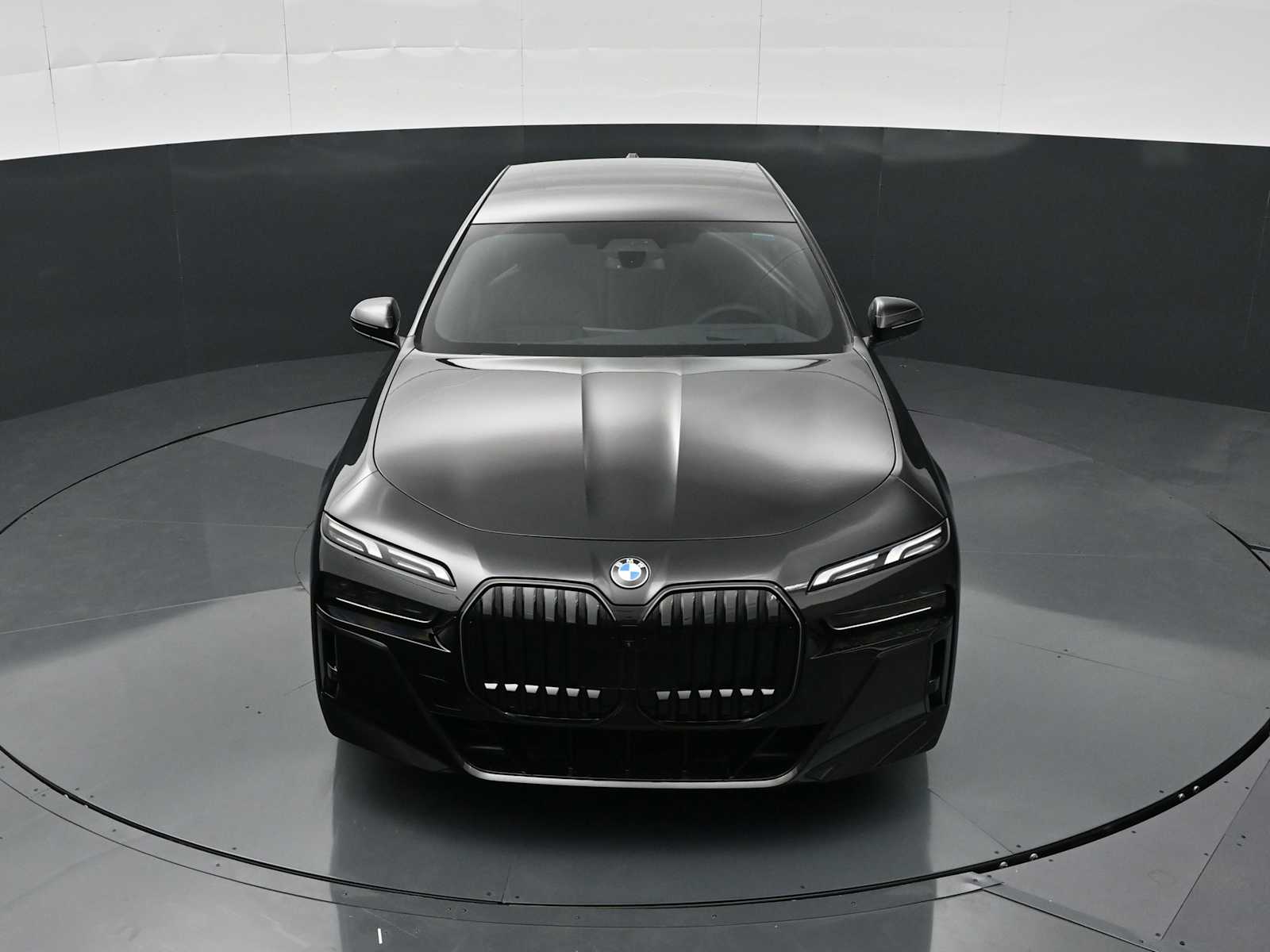 Thumbnail: 2026 BMW 7 Series - 18