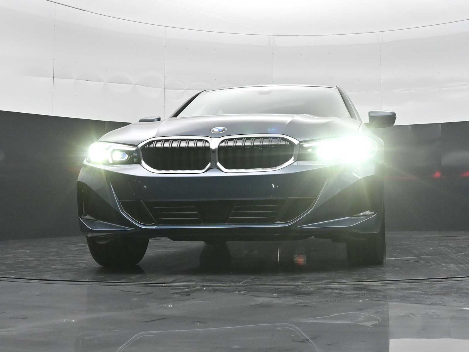 Thumbnail: 2026 BMW 3 Series - 26