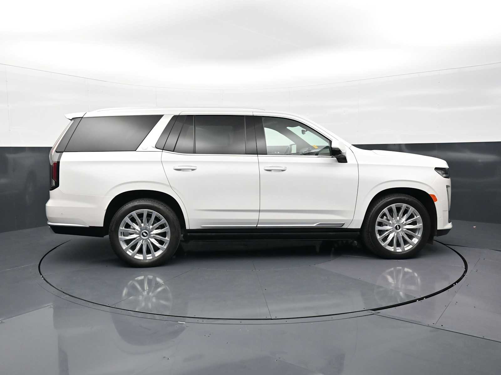 Thumbnail: 2024 Cadillac Escalade - 4