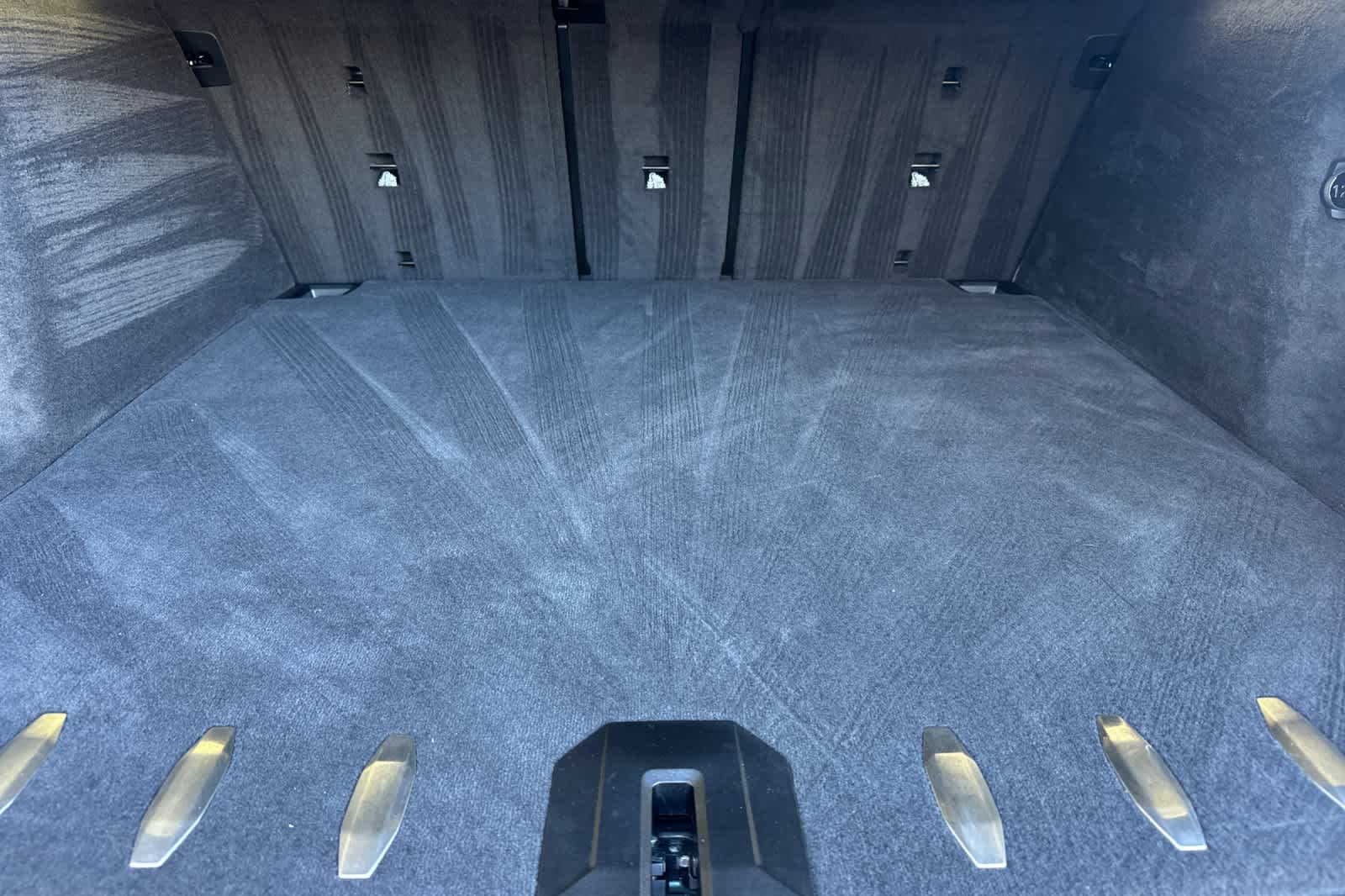 Thumbnail: 2026 BMW XM - 17