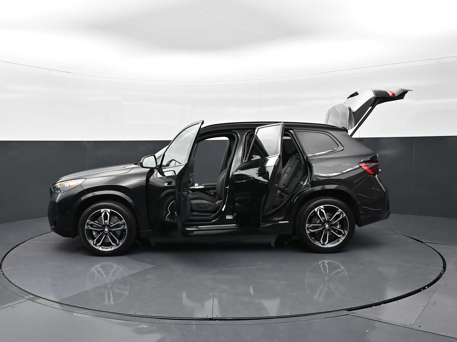 Thumbnail: 2023 BMW X1 - 35