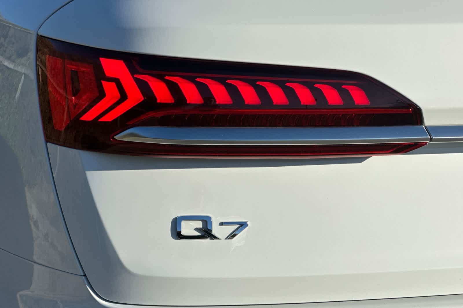 Thumbnail: 2022 Audi Q7 - 32