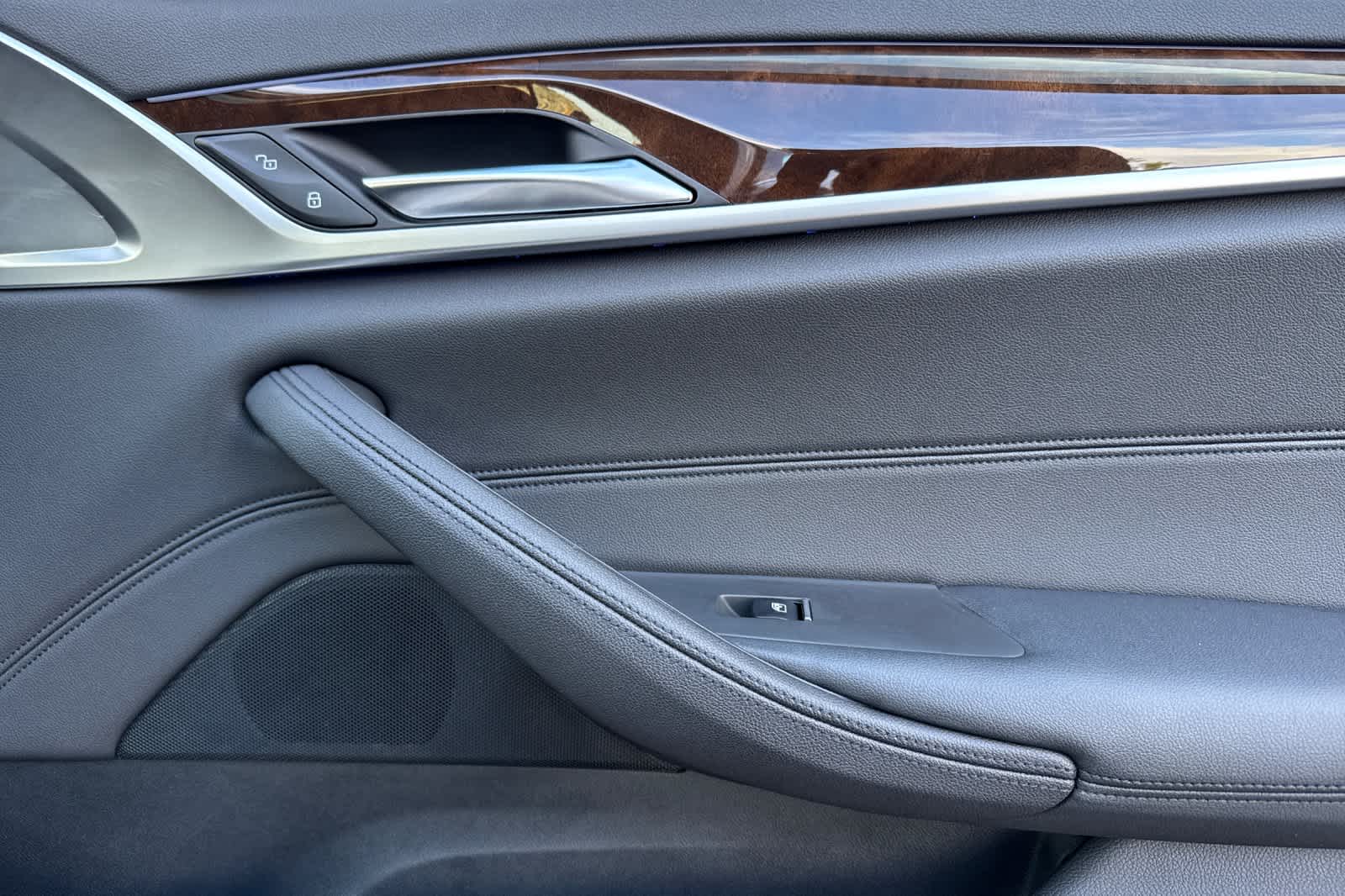 Thumbnail: 2020 BMW 5 Series - 18