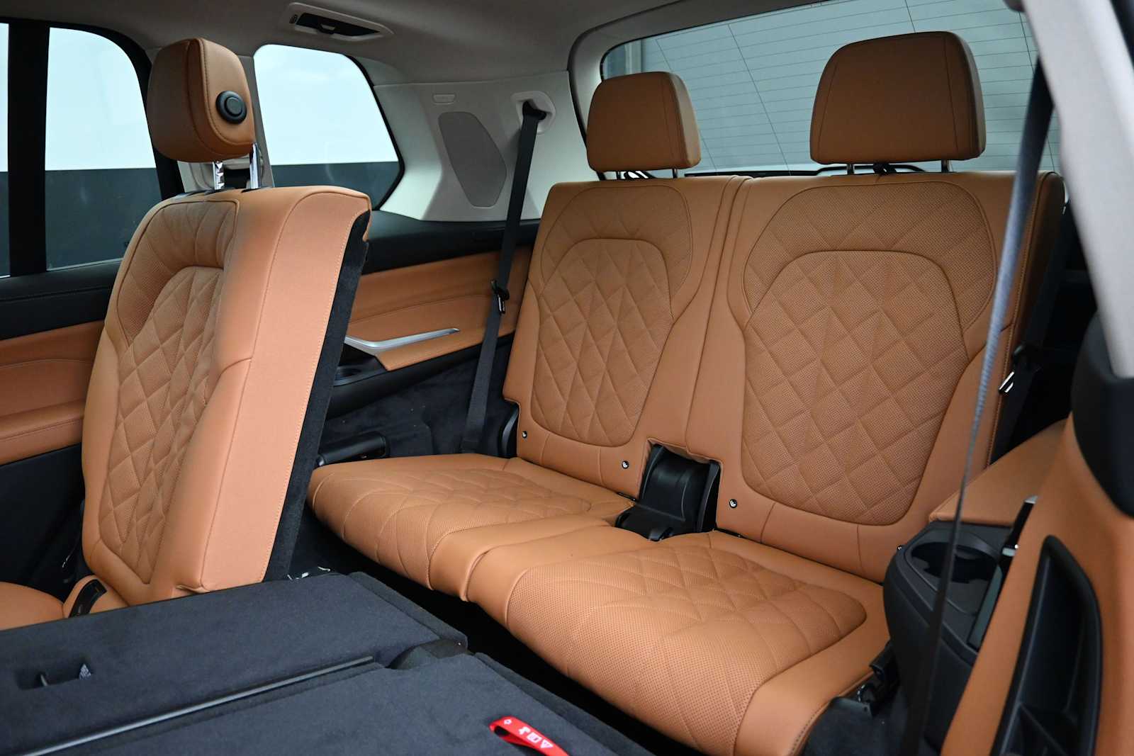 Thumbnail: 2027 BMW X7 - 15