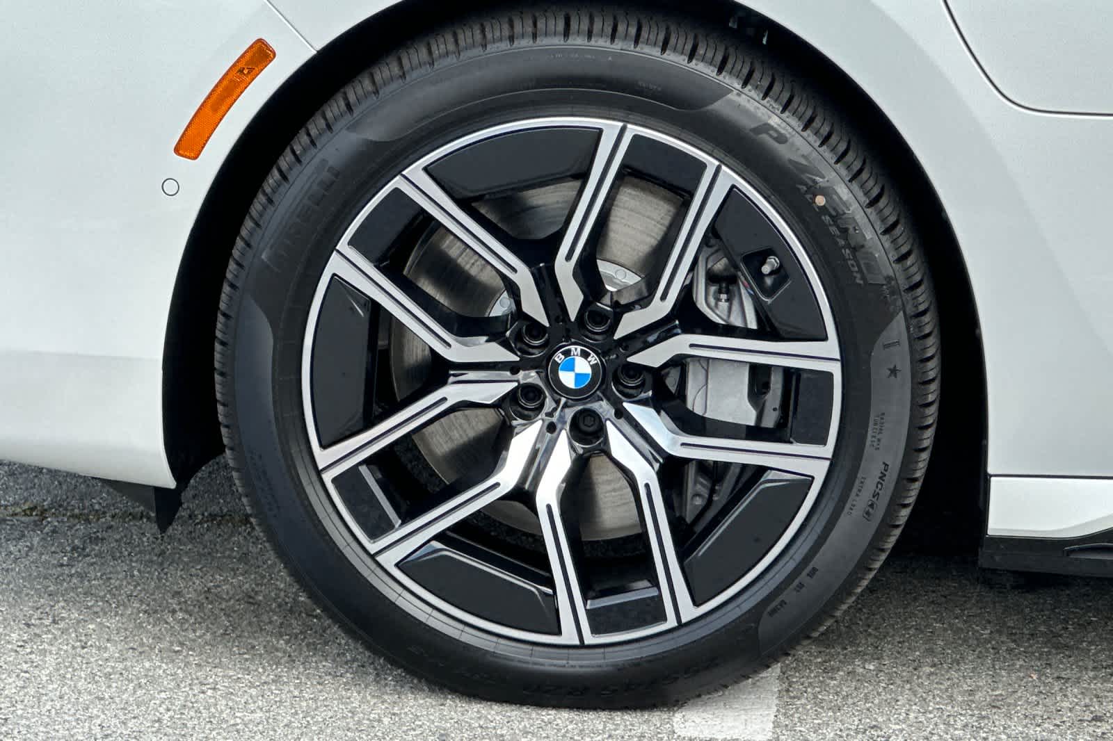 Thumbnail: 2025 BMW 7 Series - 33