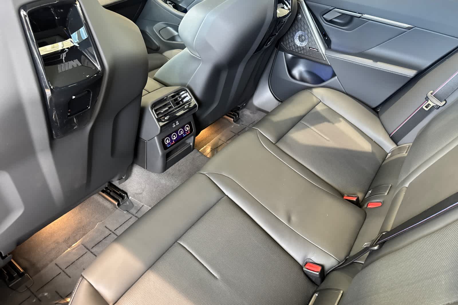 Thumbnail: 2026 BMW M5 - 4