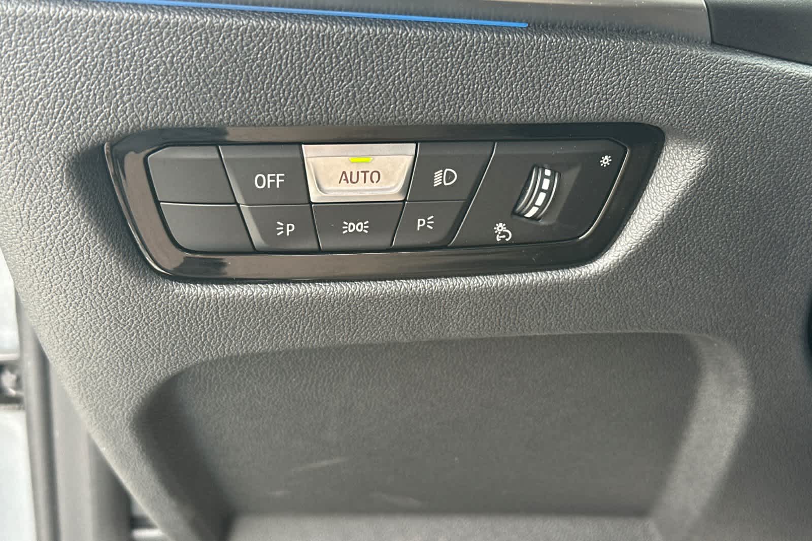 Thumbnail: 2023 BMW i4 - 30