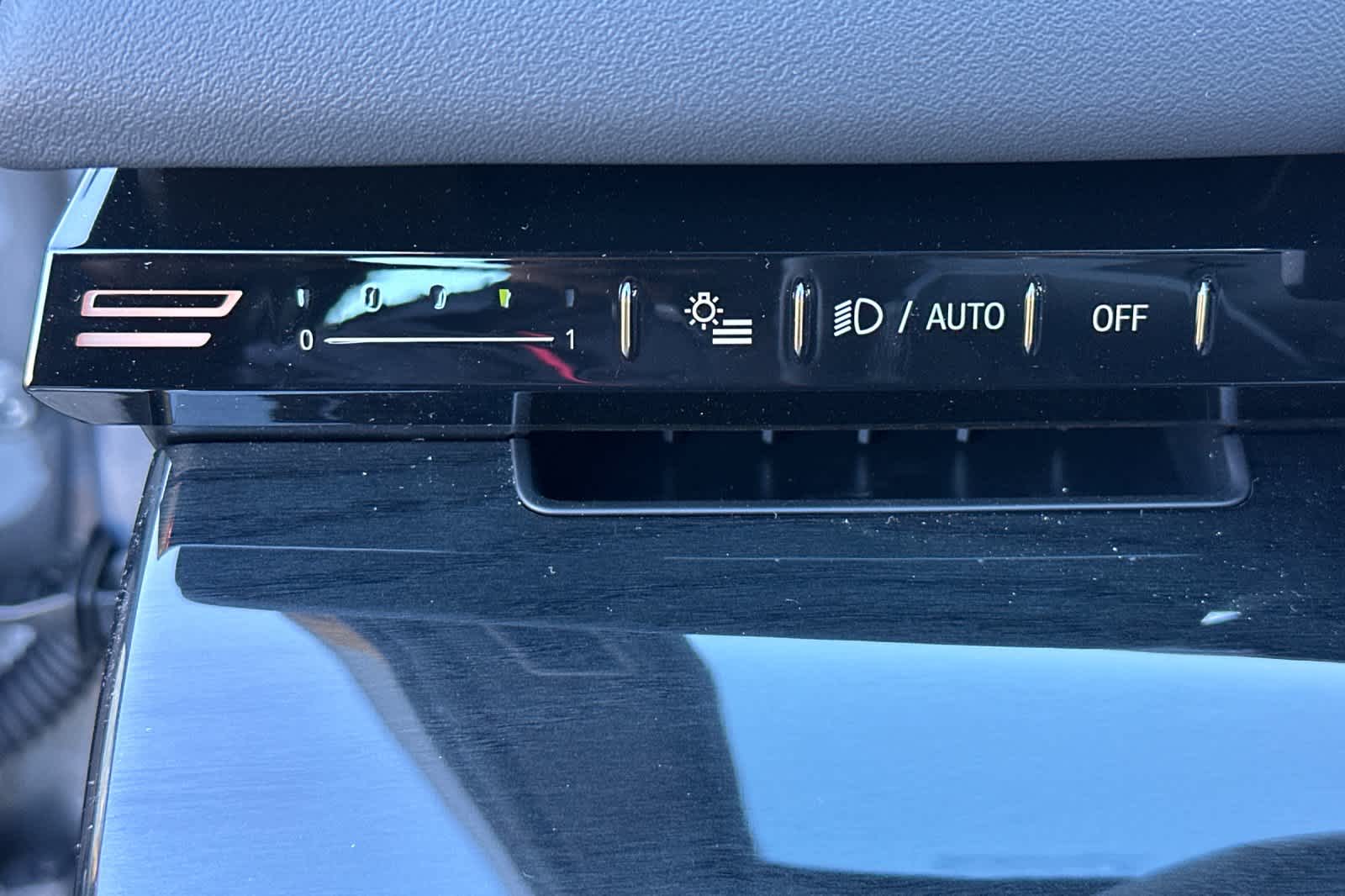 Thumbnail: 2026 BMW 5 Series - 32