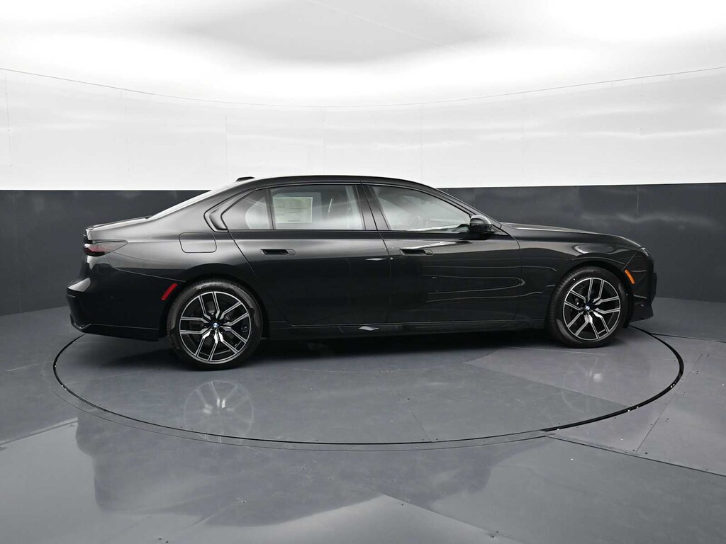 New 2026 BMW 740i Sedan