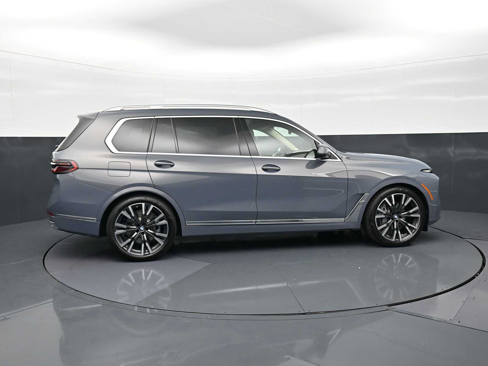 Thumbnail: 2026 BMW X7 - 4