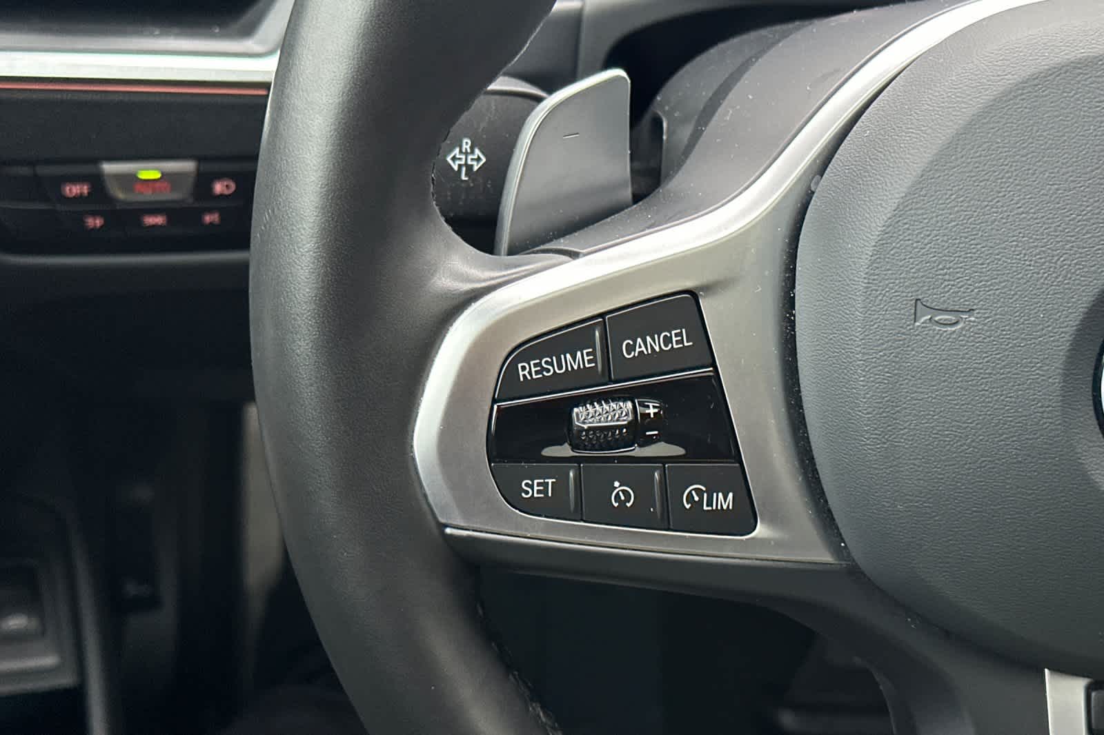 Thumbnail: 2024 BMW 3 Series - 26