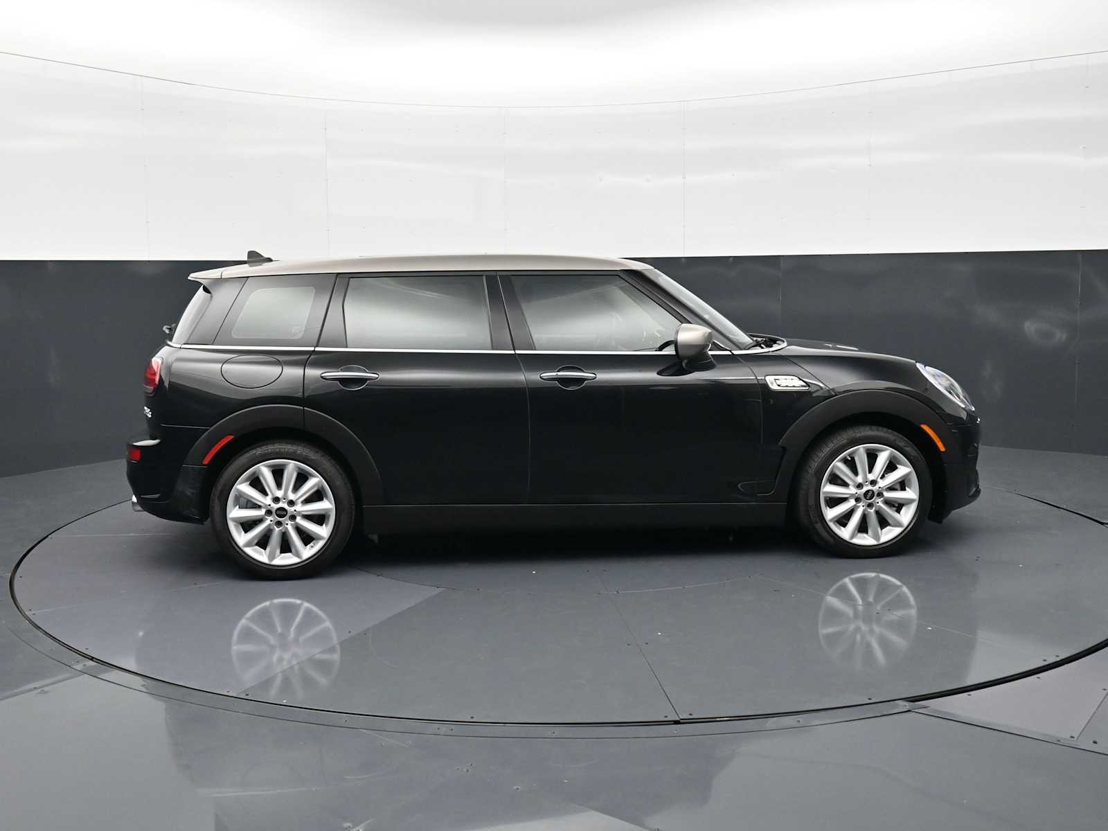Thumbnail: 2024 MINI Cooper Clubman - 4