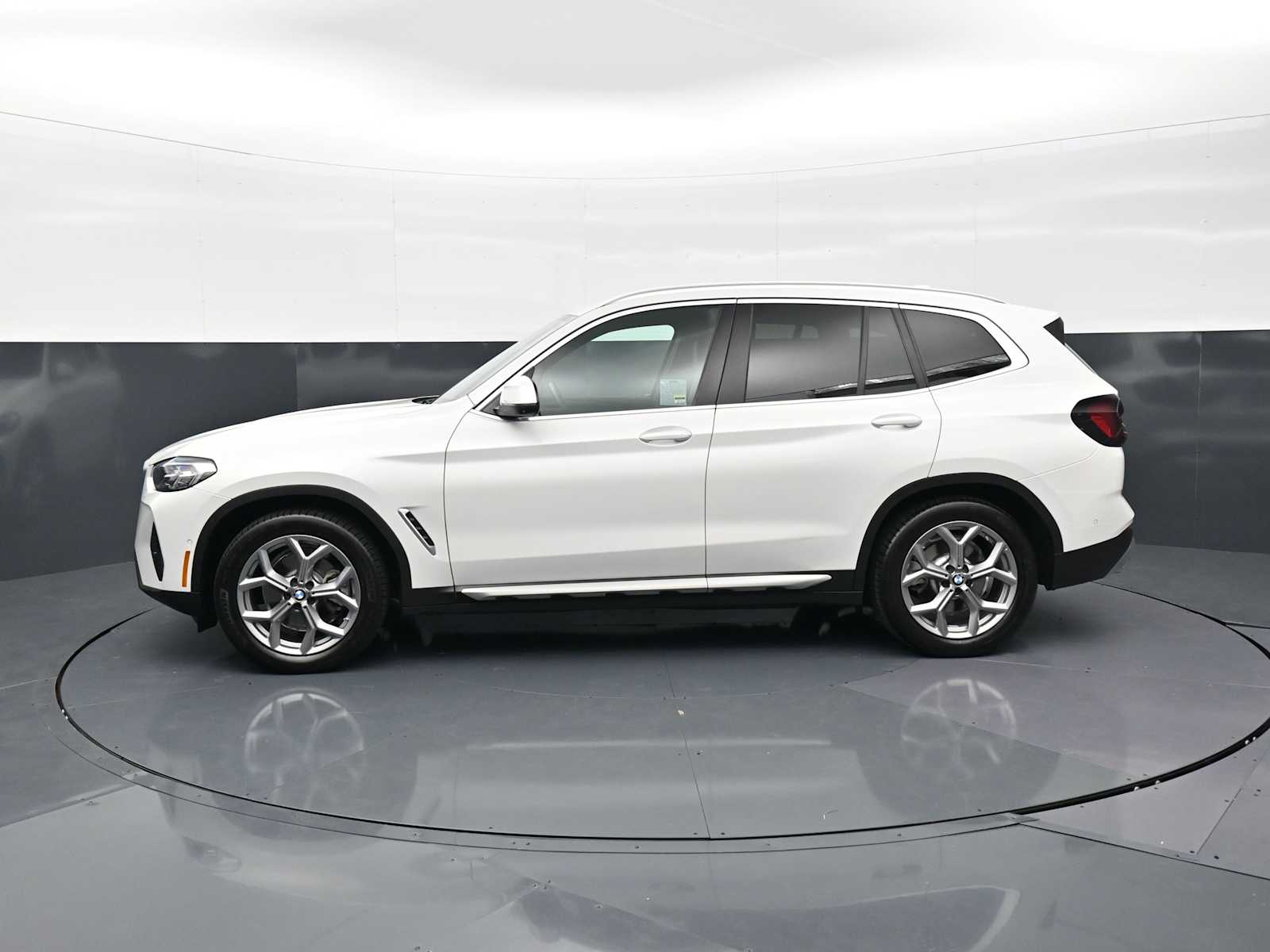 Thumbnail: 2024 BMW X3 - 8