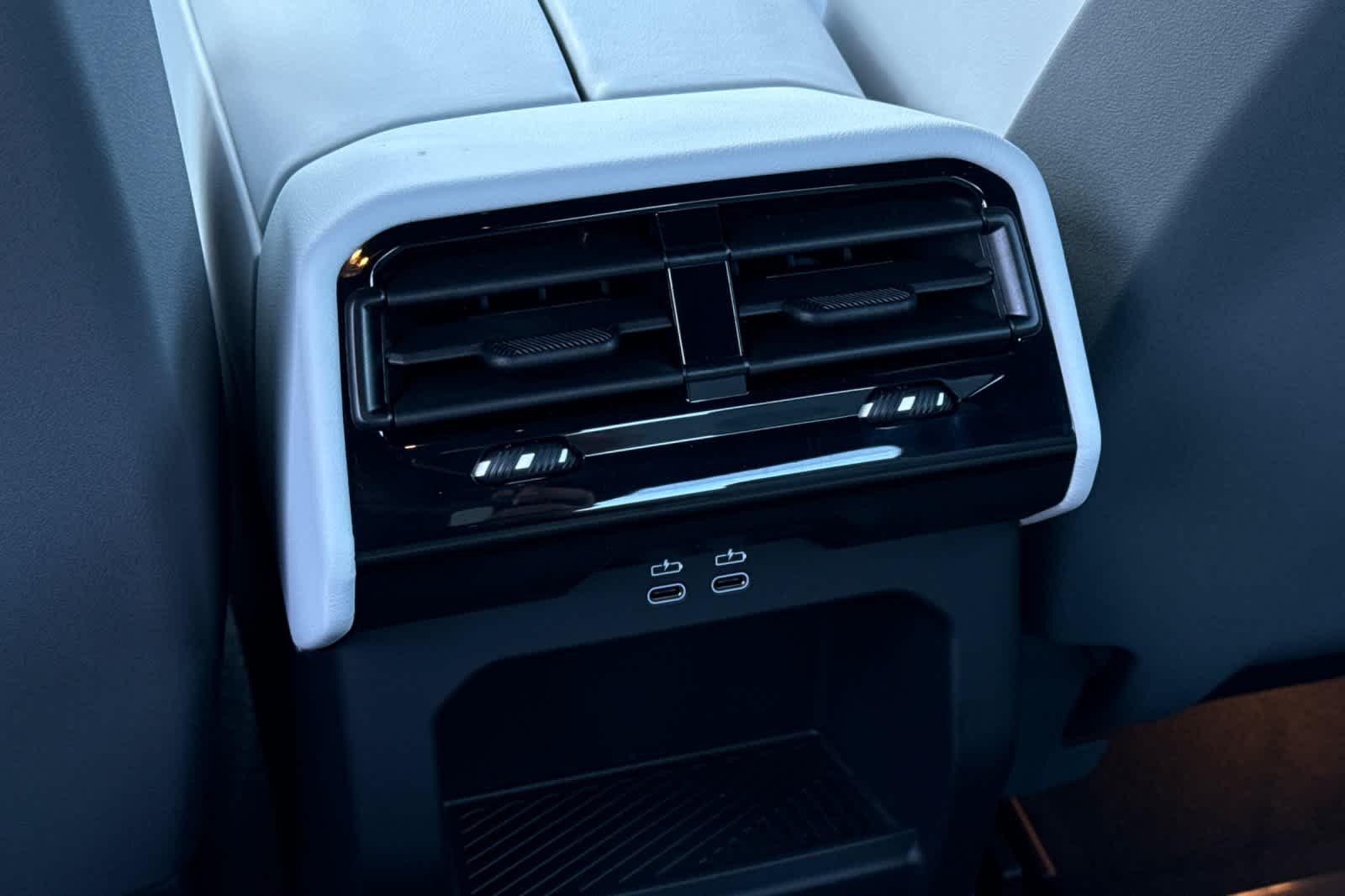 Thumbnail: 2026 BMW 5 Series - 16