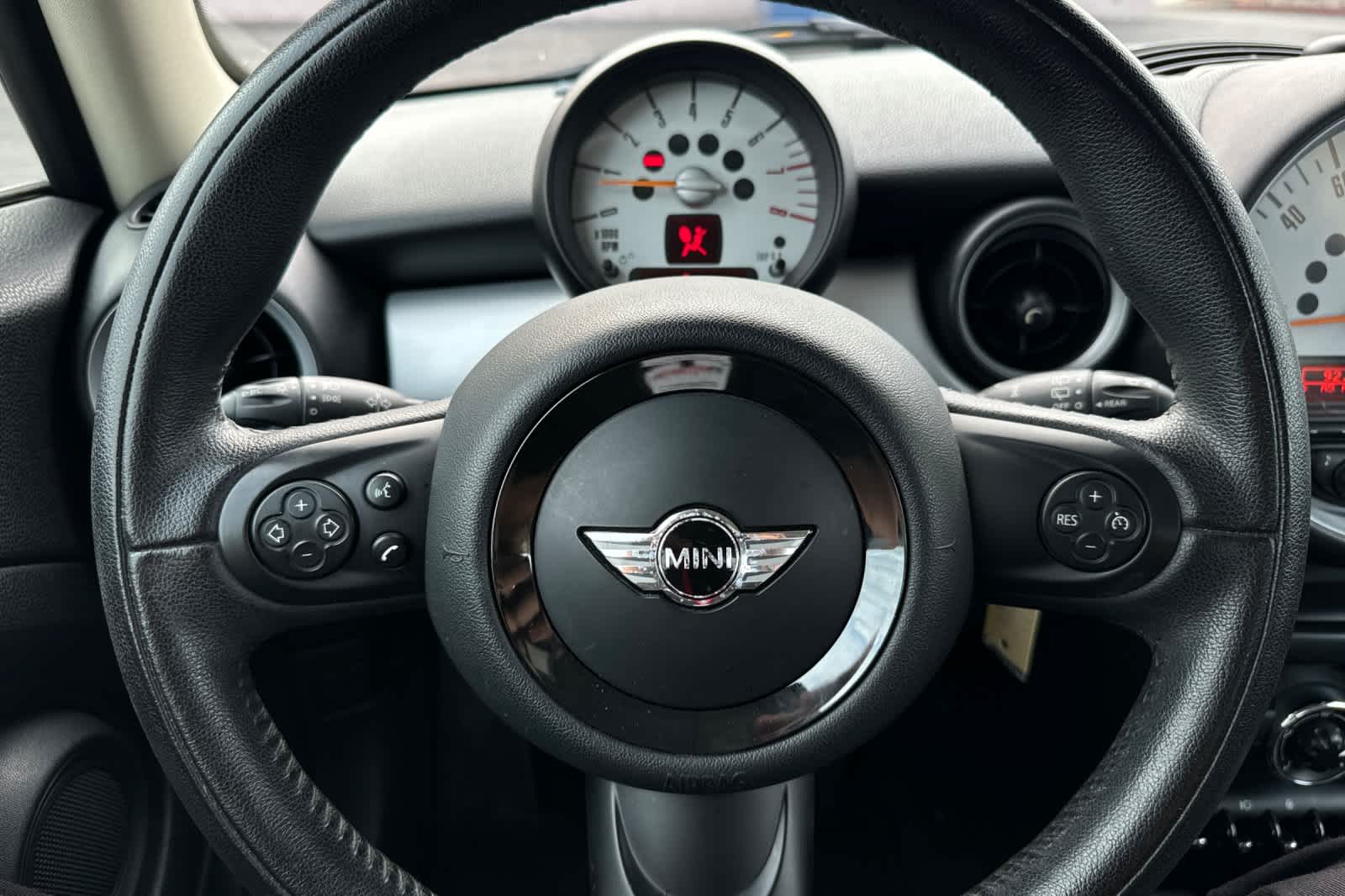 Thumbnail: 2013 MINI Cooper Hardtop - 21