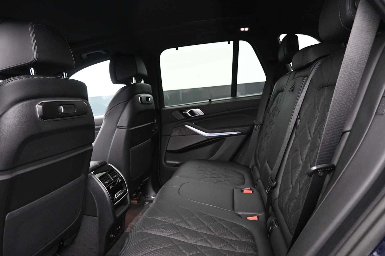 Thumbnail: 2026 BMW X5 - 14