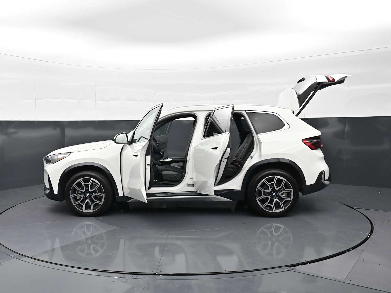 2026 BMW X1 28i - Photo 36