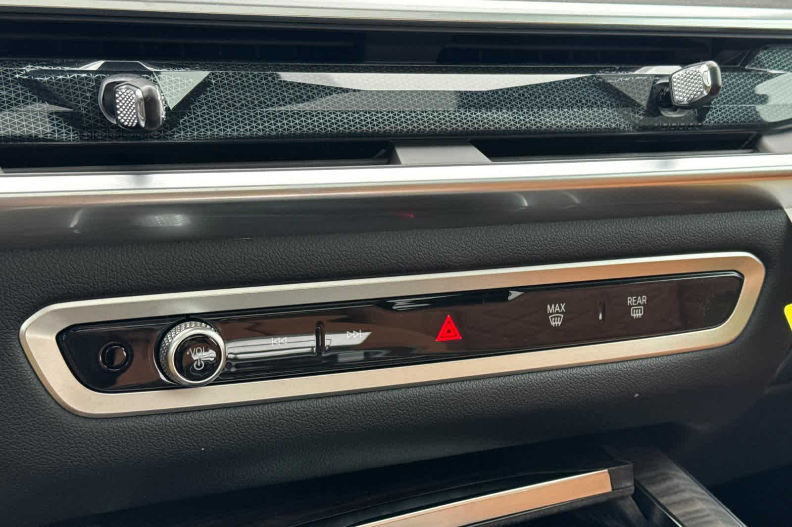 Thumbnail: 2026 BMW X5 - 25