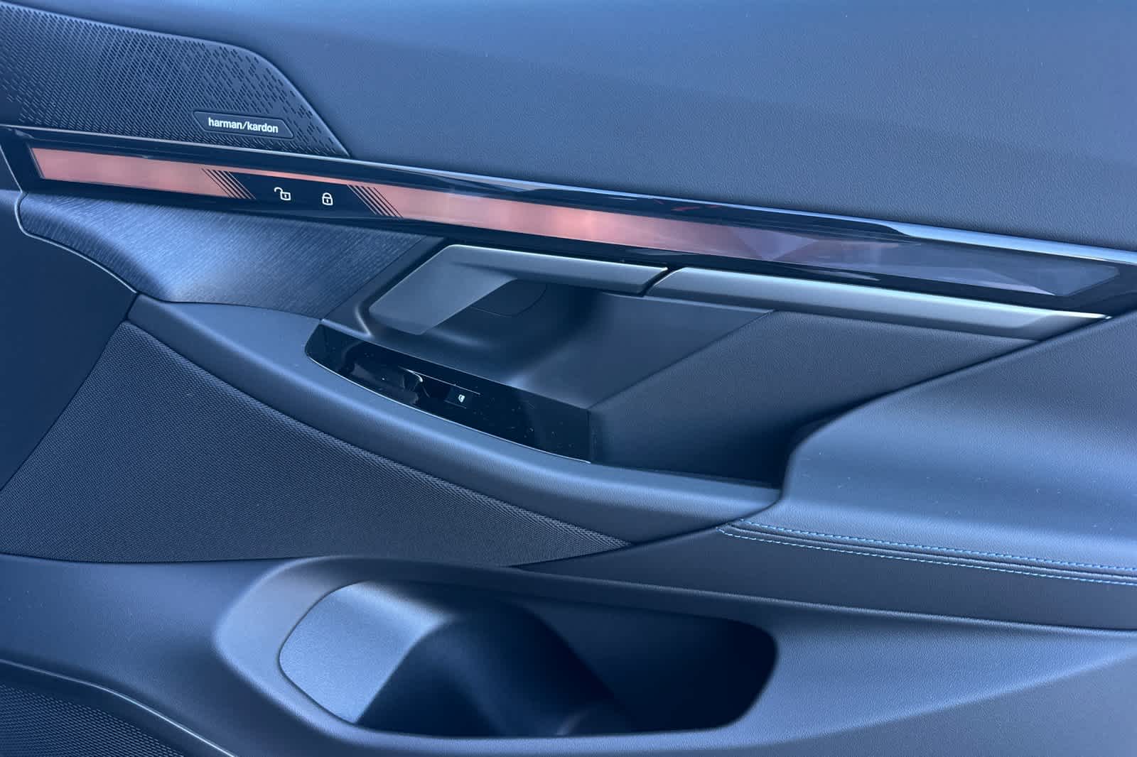 Thumbnail: 2026 BMW i5 - 19