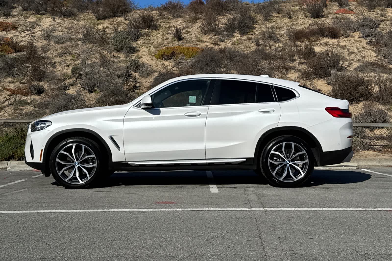 Thumbnail: 2022 BMW X4 - 10