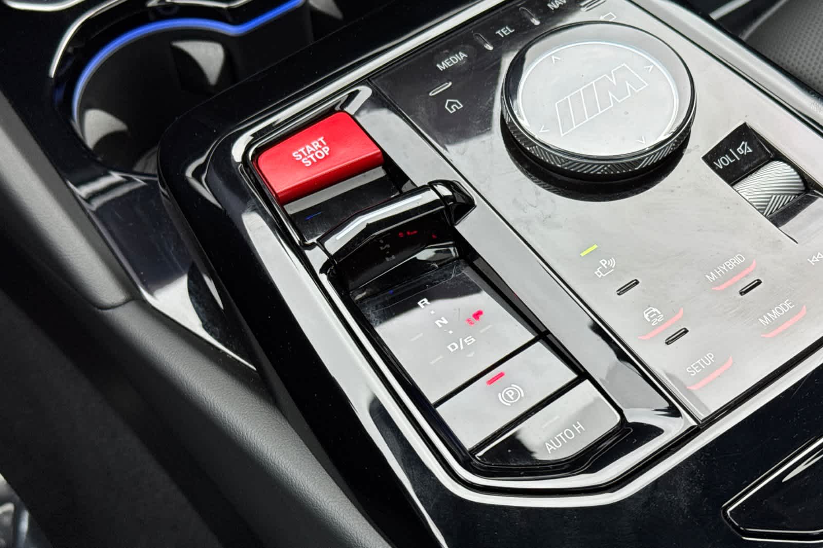 Thumbnail: 2025 BMW M5 - 24