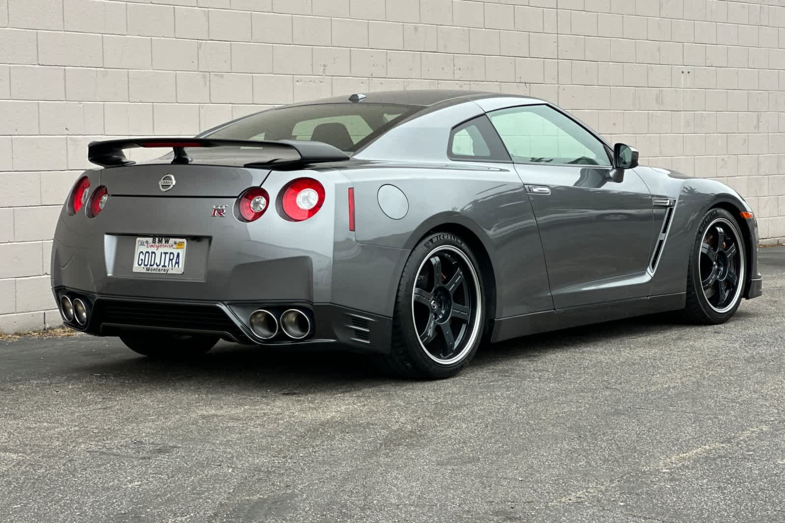2013 Nissan GT-R Black Edition 2