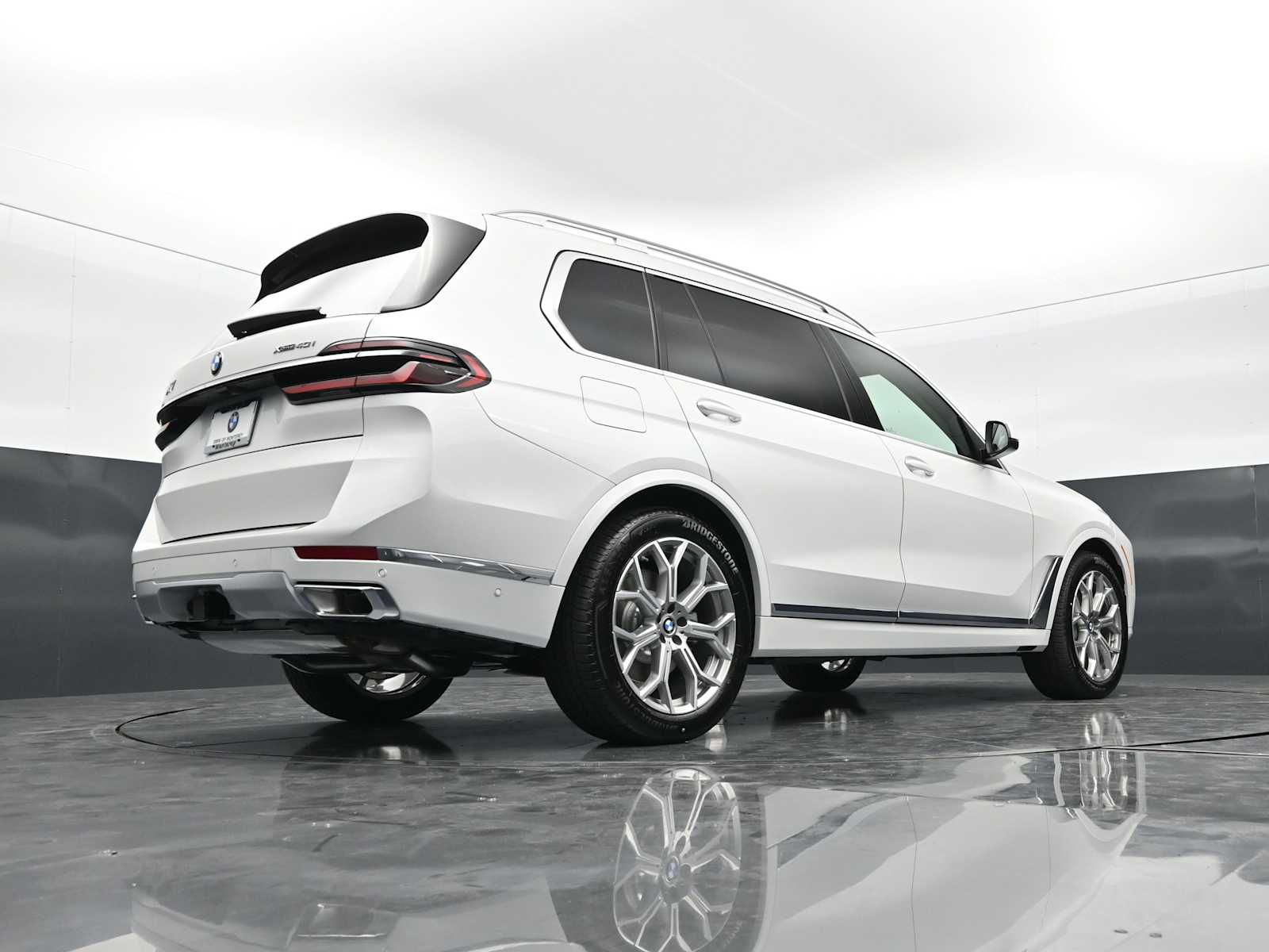Thumbnail: 2027 BMW X7 - 29