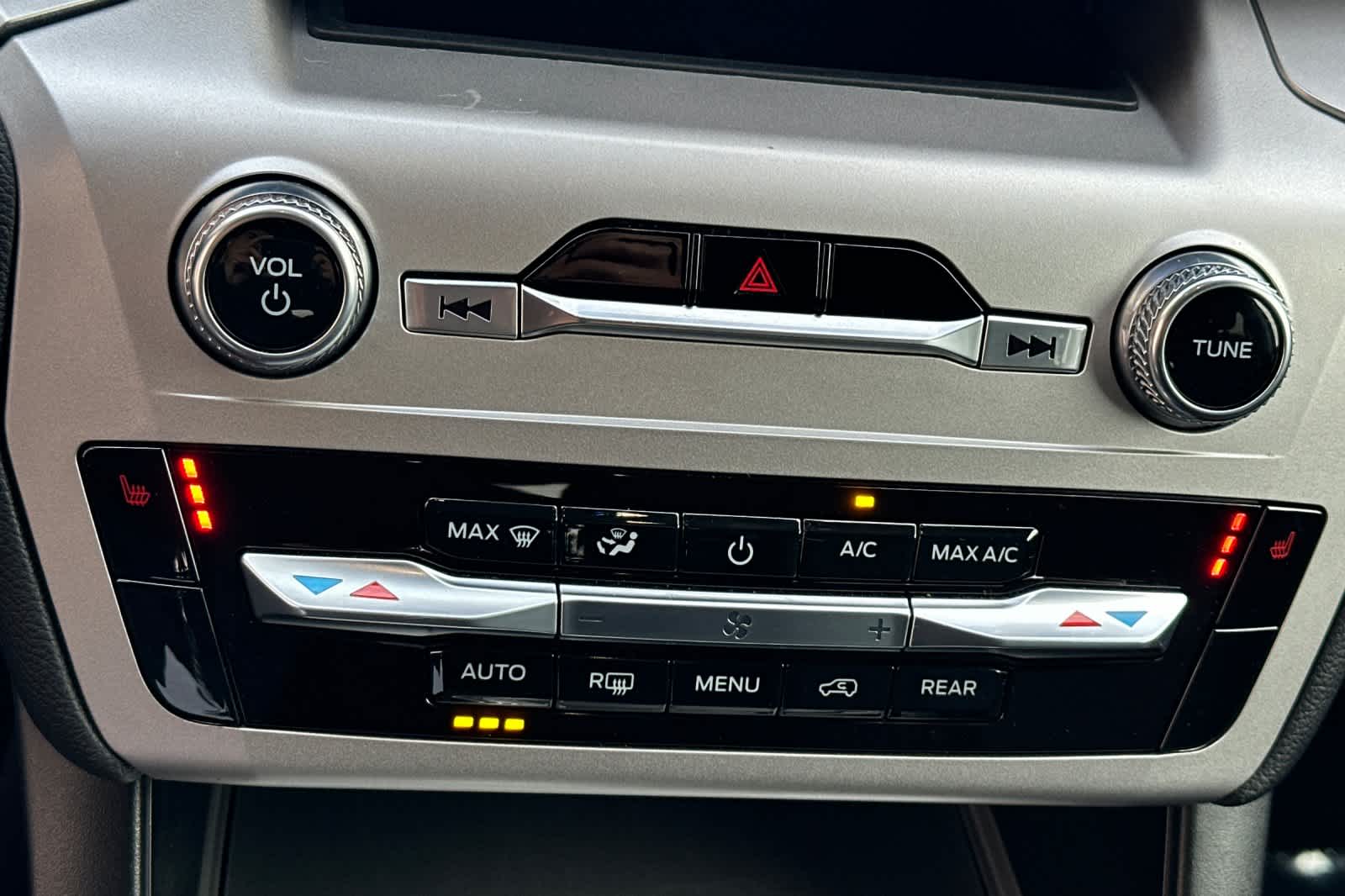 Thumbnail: 2022 Ford Explorer - 23