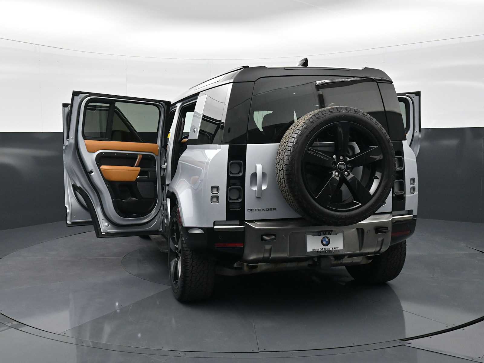 Thumbnail: 2022 Land Rover Defender - 32