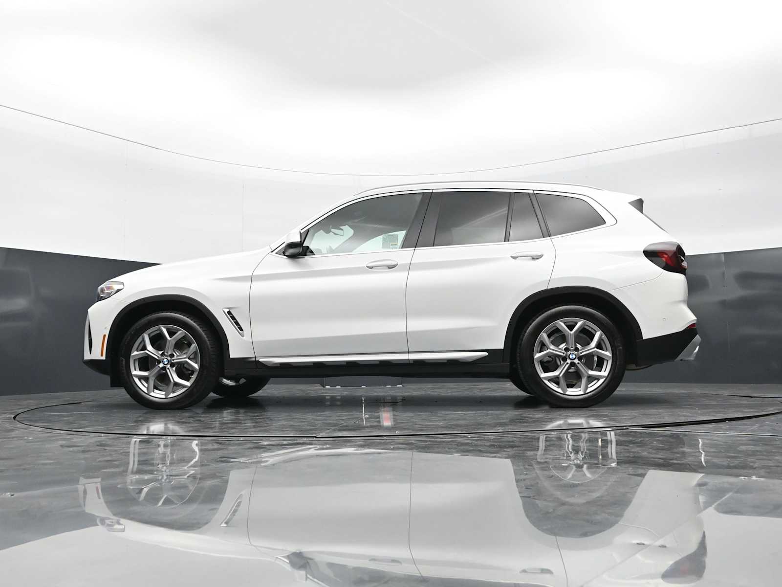 Thumbnail: 2024 BMW X3 - 32