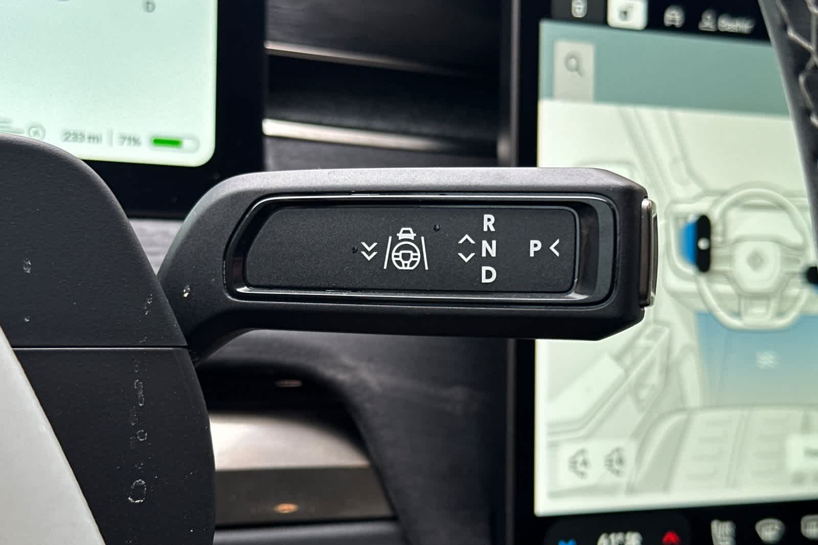 Thumbnail: 2023 Rivian R1S - 23