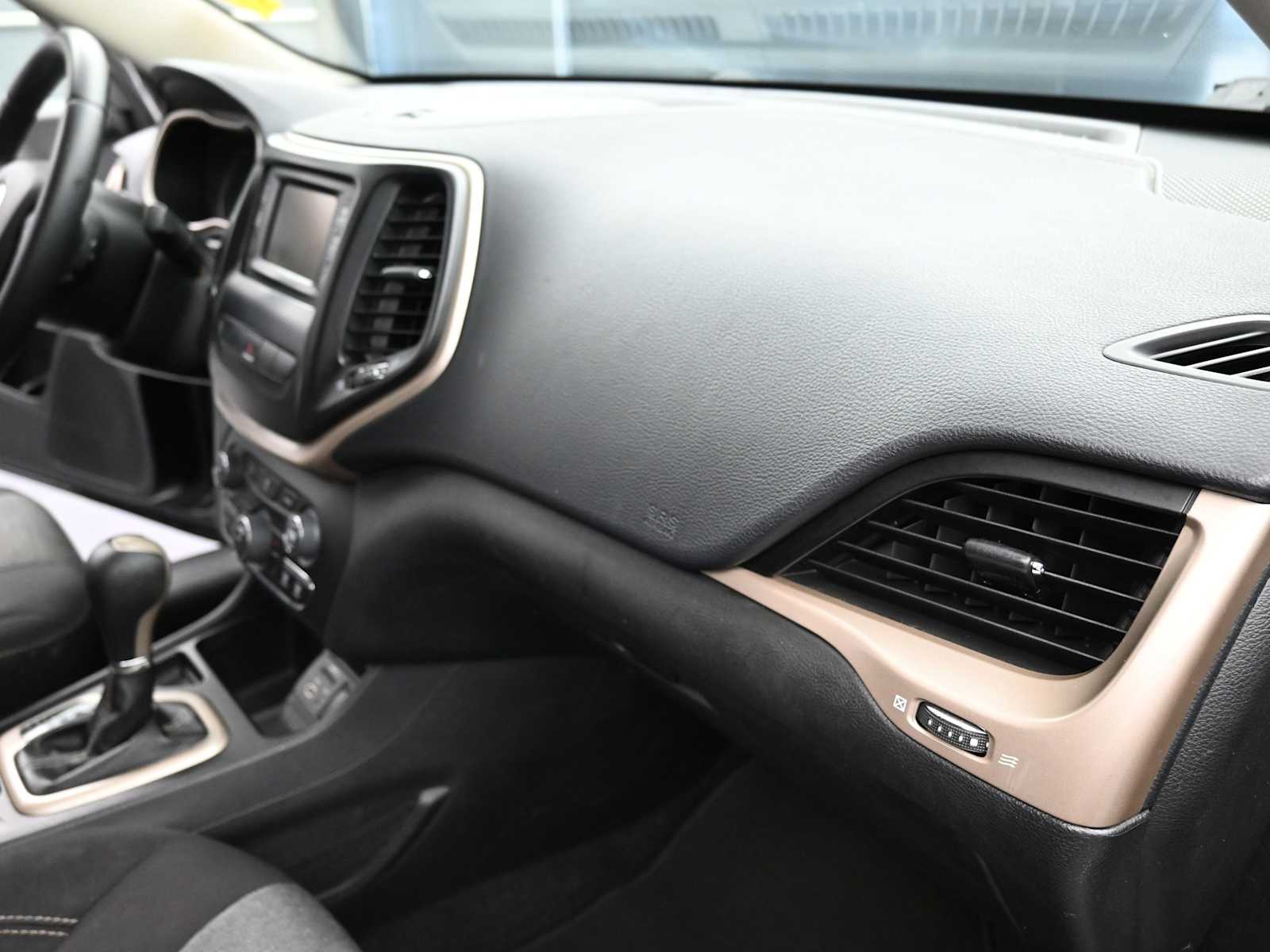 Thumbnail: 2014 Jeep Cherokee - 12