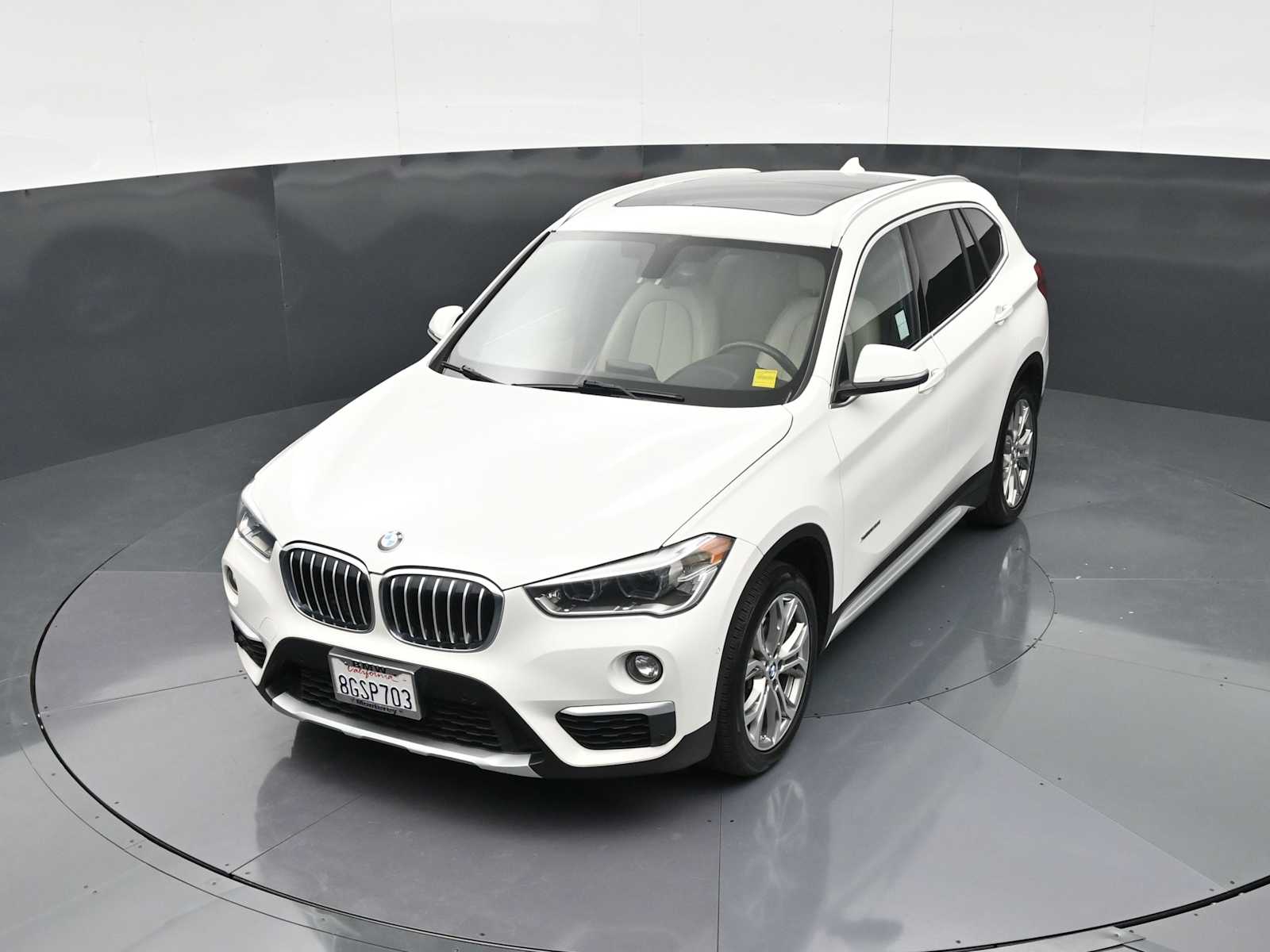 Thumbnail: 2016 BMW X1 - 16