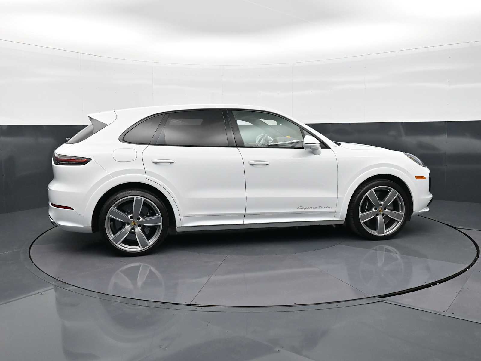 Thumbnail: 2021 Porsche Cayenne - 4