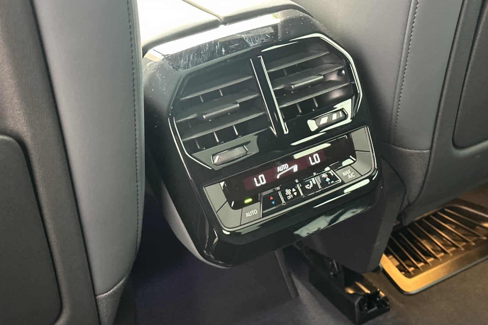 Thumbnail: 2025 BMW iX - 14