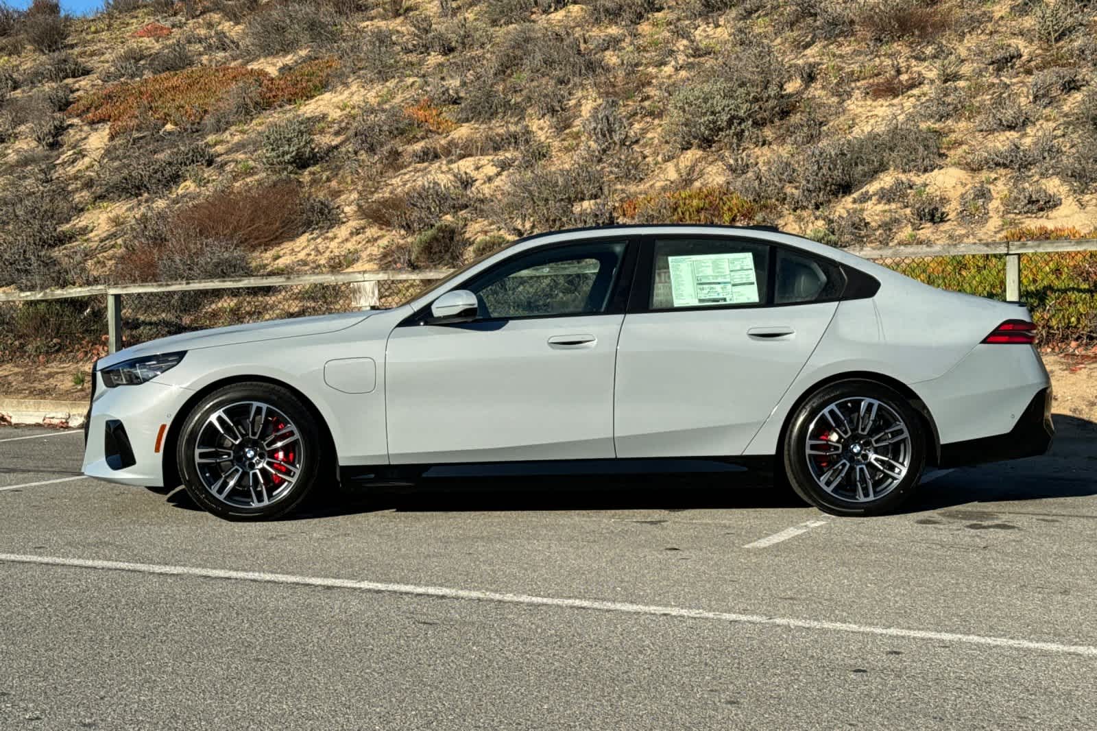 Thumbnail: 2026 BMW 5 Series - 5