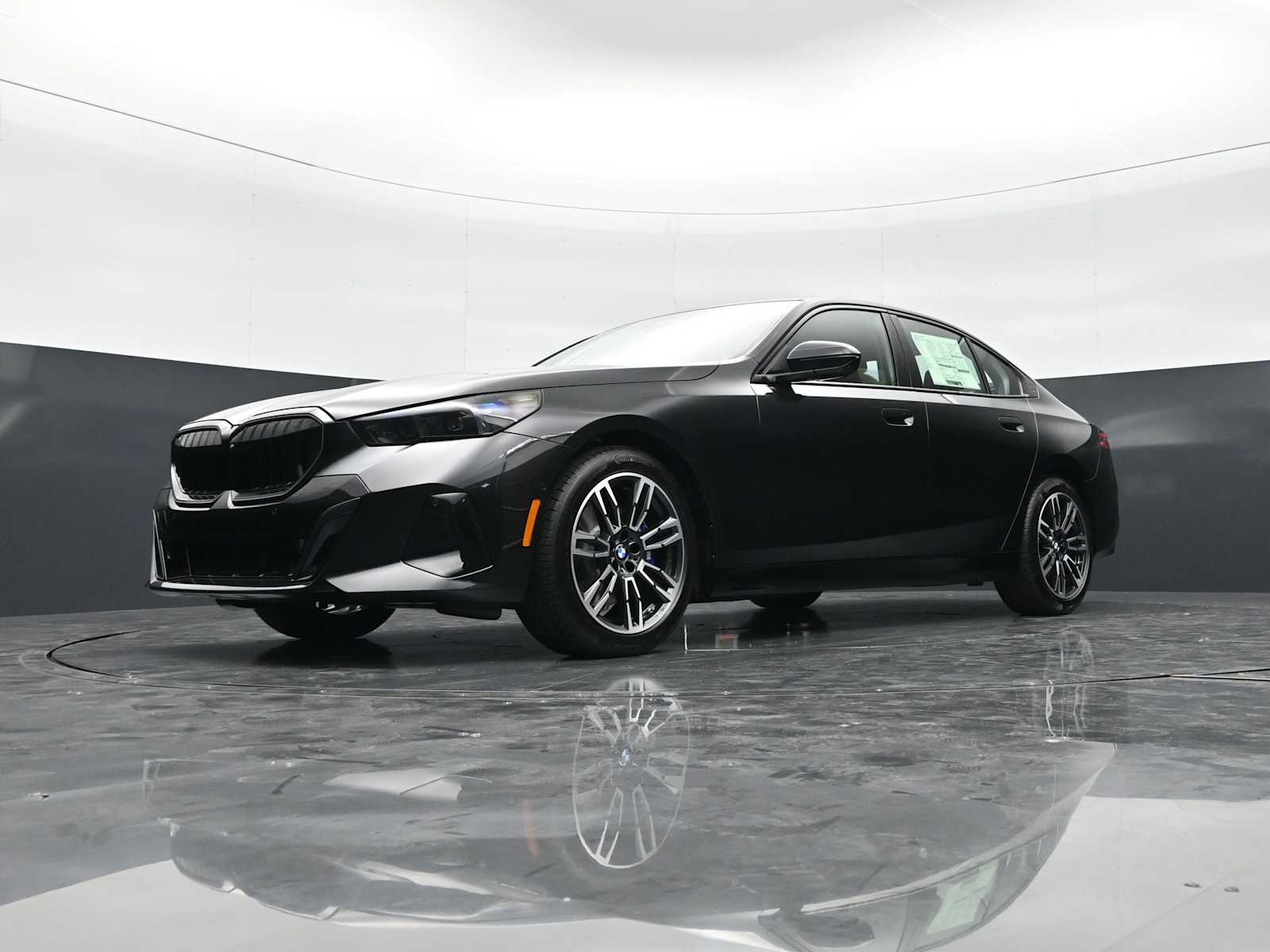 Thumbnail: 2026 BMW 5 Series - 25